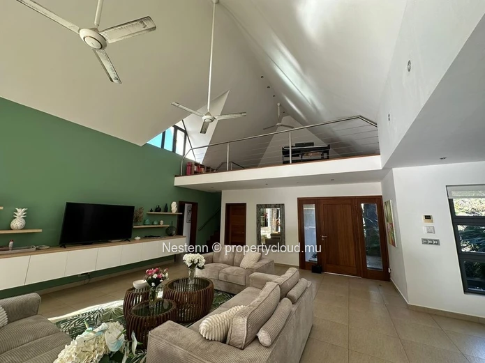 Modern villa of 4 bedrooms