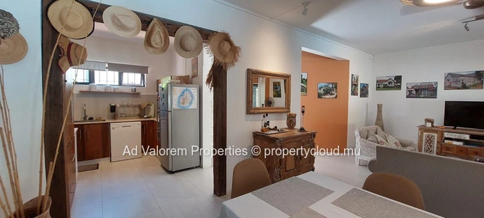 À vendre – Charmant duplex de 2 chambres à Belle Mare – À 5 minutes à pied de la plage