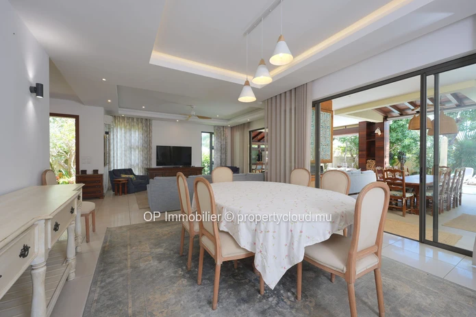 Villa PDS de 331 m² avec piscine privée à vendre à Mont Mascal