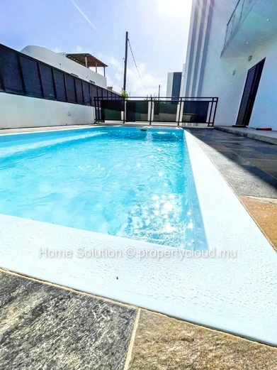  Villa Familiale à Louer avec Piscine et Jardin Privé