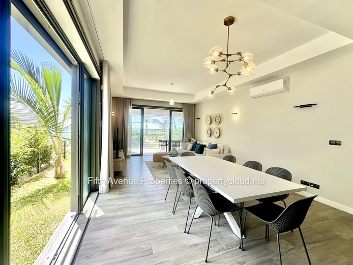 Belle Mare – Magnifique appartement pieds dans l’eau