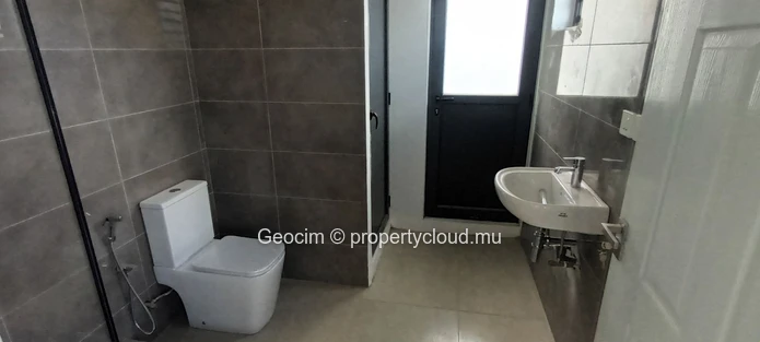 Quatre Bornes St Jean Penthouse neuf de 3 càc 2 sdb. Ascenseur. Terrasse 100 m2.  Parking Privatifs. (Mandat exclusif)