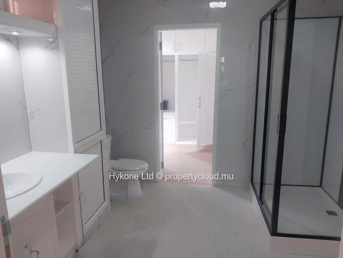Appartement À Vendre À Quatre Bornes
