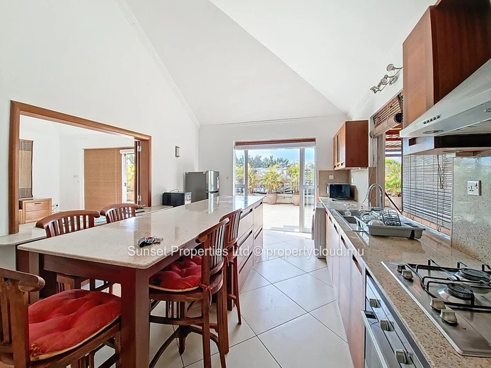 Penthouse | 3 bedrooms | 1 min from the beach