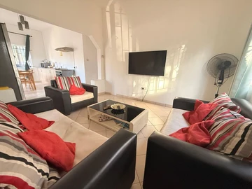7 Bedroom House