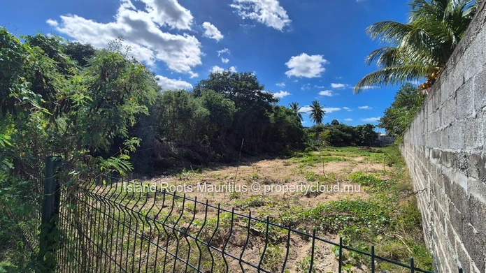 Beachfront residential land for sale in Baie du Tombeau 
