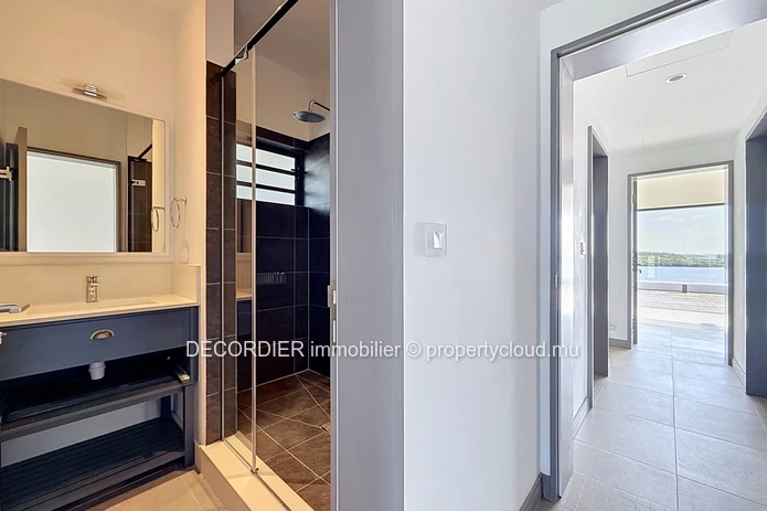 Exclusive Penthouse with Breathtaking Lagoon Views