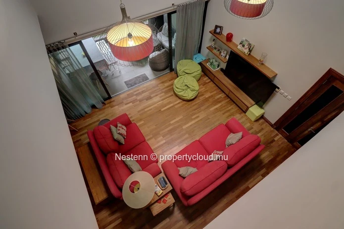 Spacious and bright duplex in a secure residence with river views