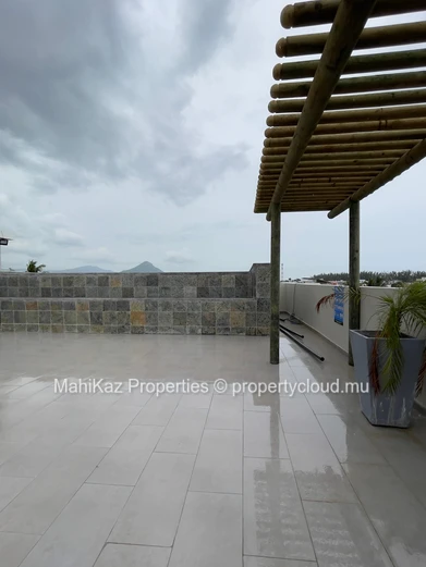Modern 3-Bedroom Apartment for Rent in Flic en Flac, Mauritius – Rooftop Pool & Sea Views
