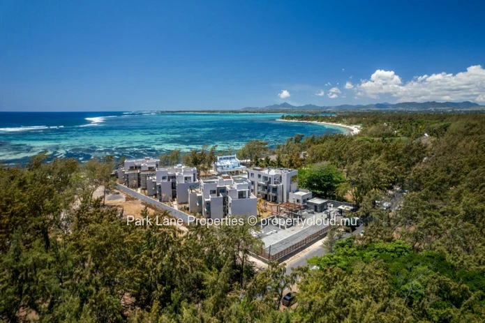 Luxury Coastal 3-Bedroom Penthouse Residence in Poste Lafayette