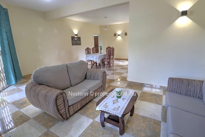 Maison au  rez-de-chaussée avec 3 chambres