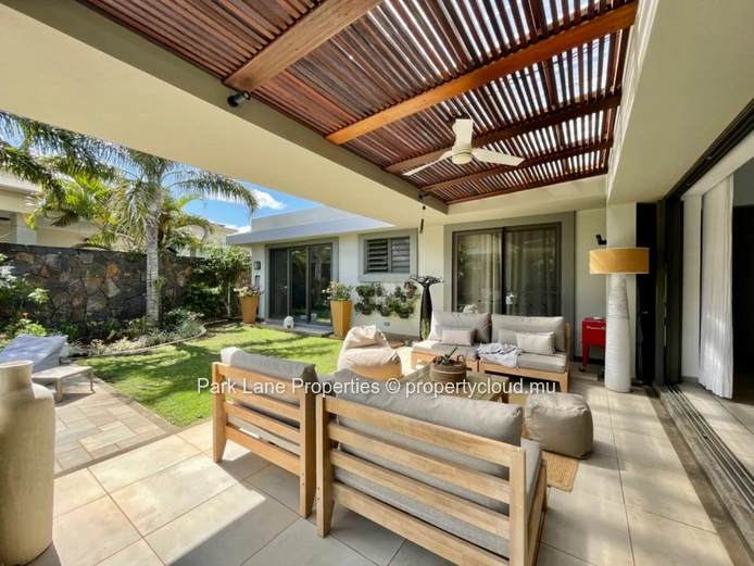Splendid RES villa within a residential complex for sale!
