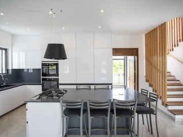 5 Bedroom House