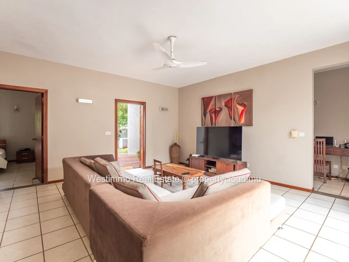 3-bedroom renovated house with office for rent in La Preneuse