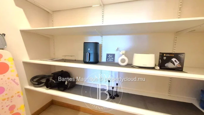 BELLE VUE - luxury Garden Apartment - 4 bedrooms ensuite