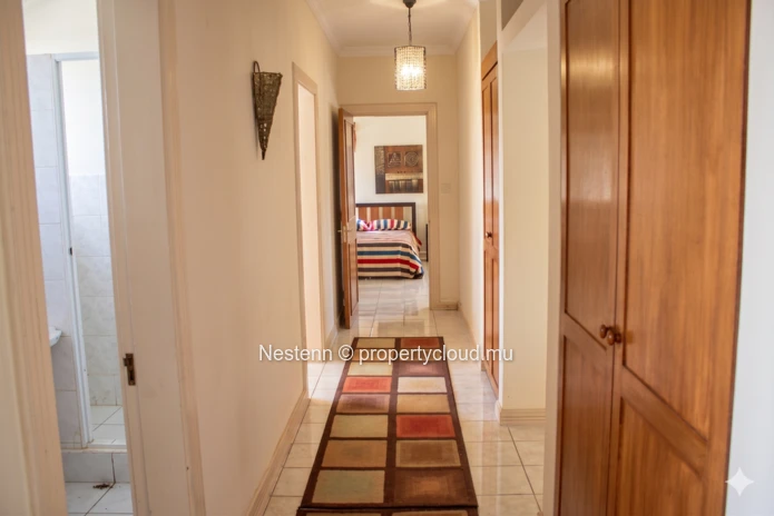 Spacious 3-bedroom apartment with mountain view