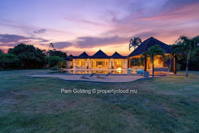 Four-Bedroom Luxury Villa in Tamarina Golf Estate - Private Pool & Beach Club Access