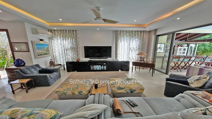 The Lounge Villa