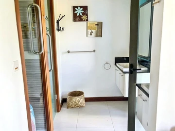 5 Bedroom Villa
