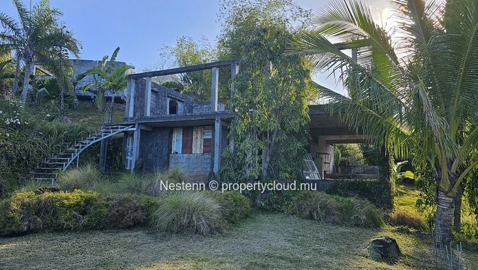 Sea-View Estate with 17 Chalets in a Lush Tropical Setting