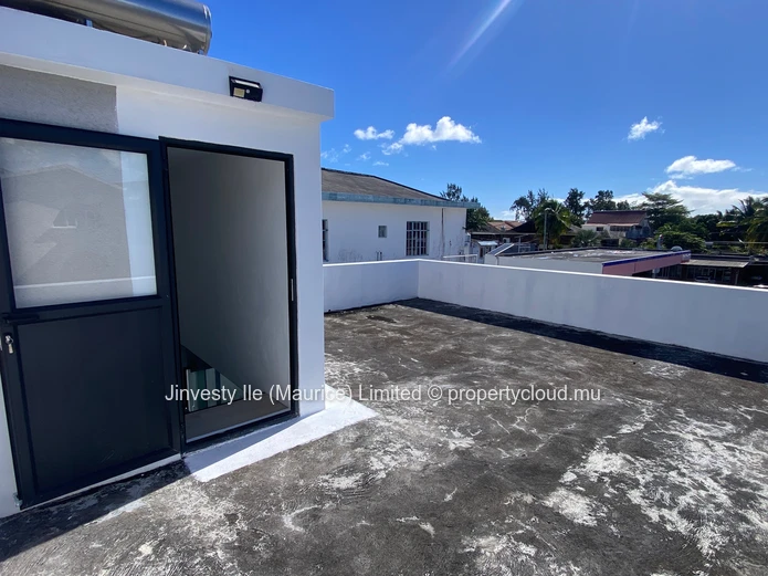 JINVESTY MAURITIUS : RENT 3 BR House Mont Choisy beach on walk... 69000