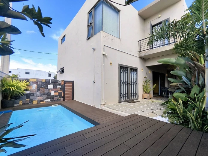 Stunning contemporary 3-bedroom villa in Pereybère – Long-term rental