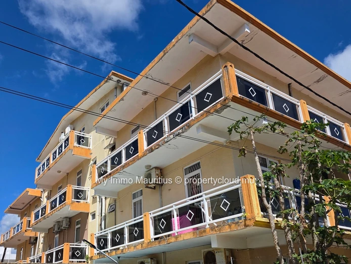 Pereybère – Appartement 3 chambres à rénover, à 500 m de la plage