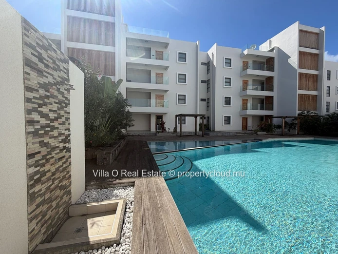 Close to the beach and amenities, beautiful spacious and bright apartment, on the first floor; 3 bedrooms, including ...
