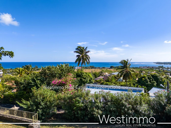Villa de style colonial avec vue mer à vendre à Tamarin