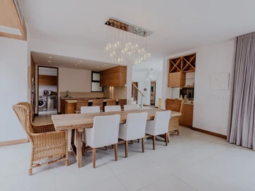 4 Bedroom Villa