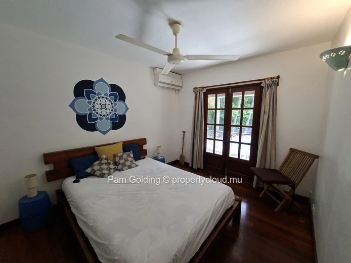 Spacious 300 m² Family Villa for Rent – Petit Village
