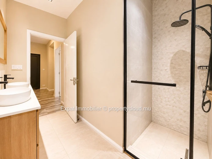 Appartement neuf 3 chambres avec piscine commune à louer à Palmyre, Flic-en-Flac