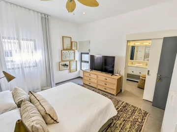 4 Bedroom Apartment