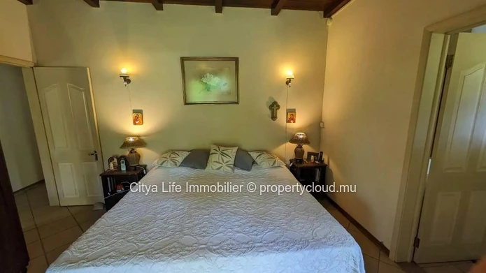 FOR SALE – Exceptional Property in Poste Lafayette