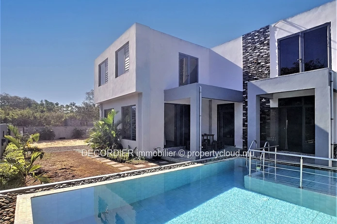 Modern house located 5 minutes from the beach