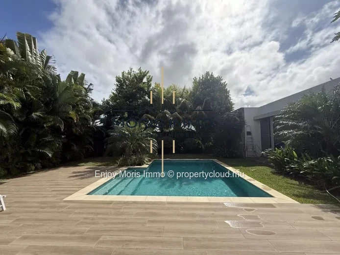 Villa contemporaine de prestige à louer à Grand Baie – 4 chambres | Piscine privée | Résidence sécurisée | 300 m²