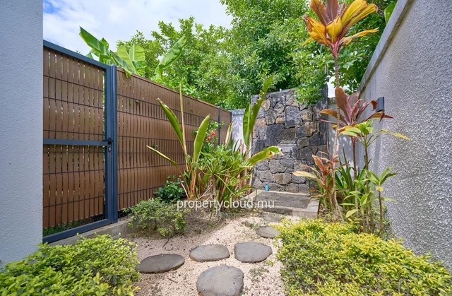 A vendre magnifique villa dans une residence accessible aux etrangers à Grand Baie, La Salette.