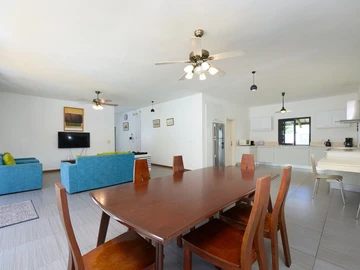 4 Bedroom Building