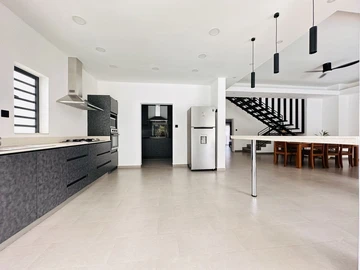 4 Bedroom Villa