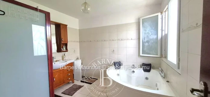 PEREYBÈRE - Spacious and Beautiful House - 4 Bedrooms