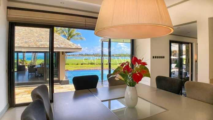 Anahita - Villa d'exception pieds dans l'eau, sur le golf
