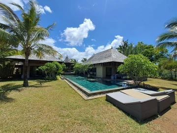 6 Bedroom Villa