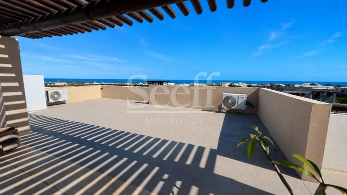 Exquisite Elevated Living: Panoramic Skies