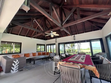 5 Bedroom Villa