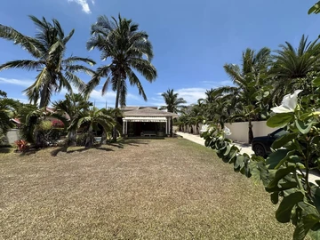 5 Bedroom Villa