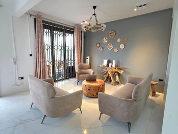5 Bedroom Villa