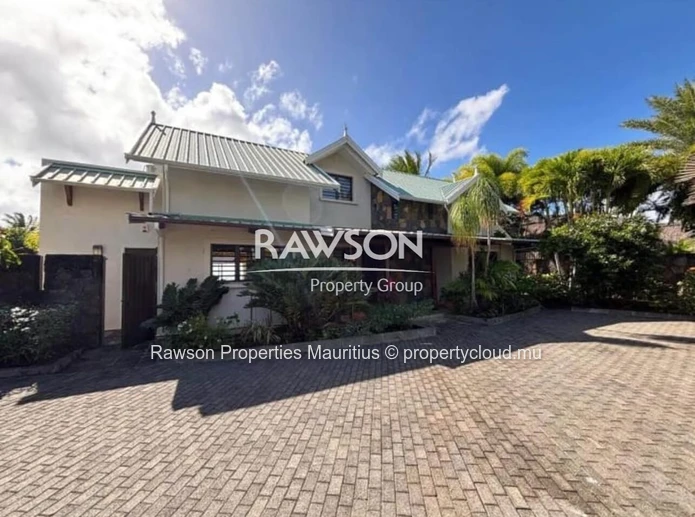 4 Bedroom Villa | Seafront | Sea View | Pool | Providence Sur Mer | Poste De Flacq