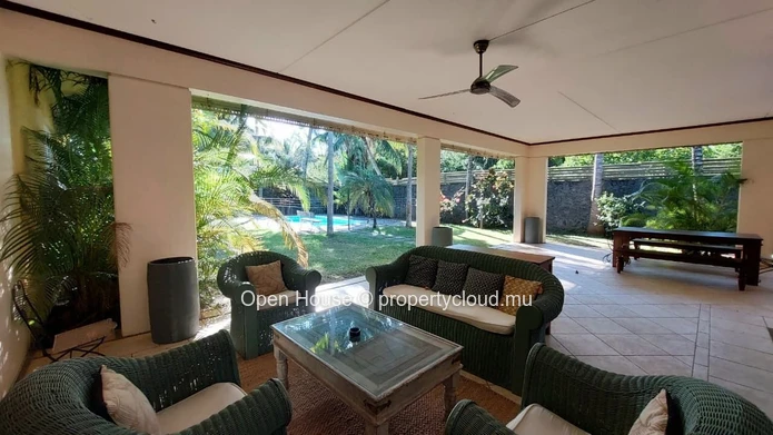 Elegant 4-Bedroom Residence for Rent in Bain Boeuf