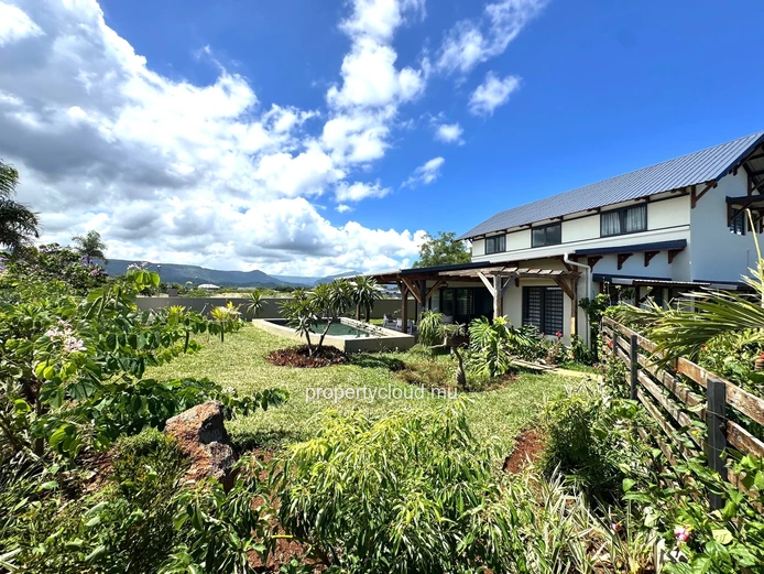 Villa 3 chambres à louer – Tamarin, proche golf