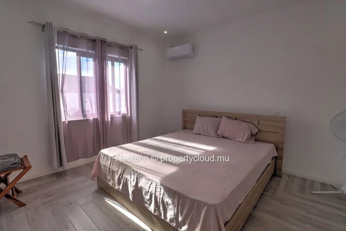 Villa moderne de plain-pied avec 3 chambres à proximité des commodités.